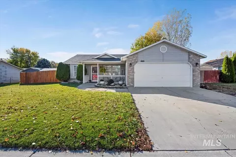 565 Laurel Dr, Mountain Home, ID 83647