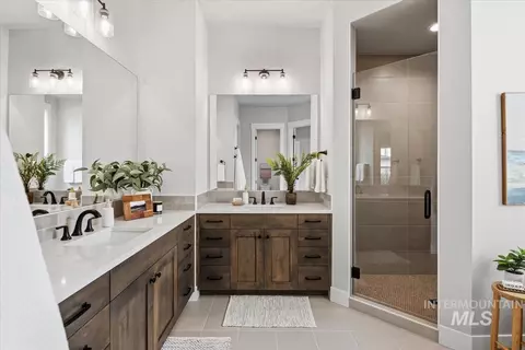 Bath - 2147 E Blakehurst Ave, Kuna, ID 83634 photo 1 of 7