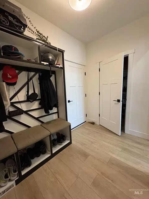 Entry Way - 973 Kenbrook Loop, Twin Falls, ID 83301 photo 2 of 3