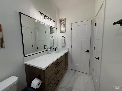 Bath - 973 Kenbrook Loop, Twin Falls, ID 83301 photo 5 of 5
