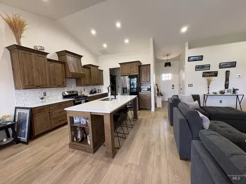 Kitchen - 973 Kenbrook Loop, Twin Falls, ID 83301 photo 2 of 2