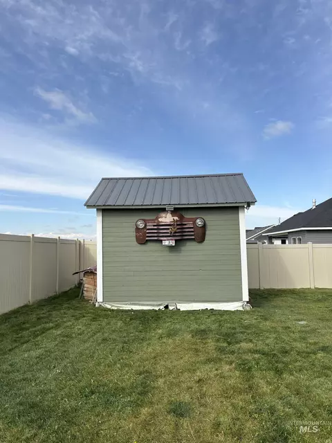 Exterior - 973 Kenbrook Loop, Twin Falls, ID 83301 photo 6 of 6