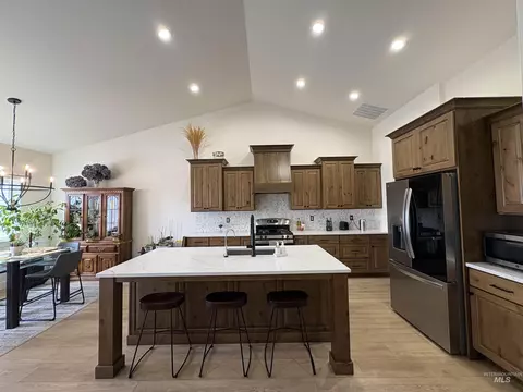Kitchen - 973 Kenbrook Loop, Twin Falls, ID 83301 photo 1 of 2