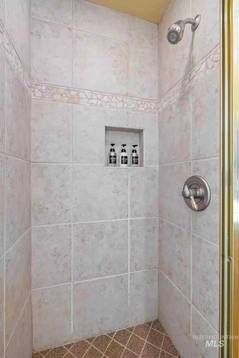Bath - 101 E Lake St #C15, Mccall, ID 83638 photo 3 of 5