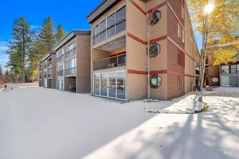 Exterior - 101 E Lake St #C15, Mccall, ID 83638 photo 4 of 9