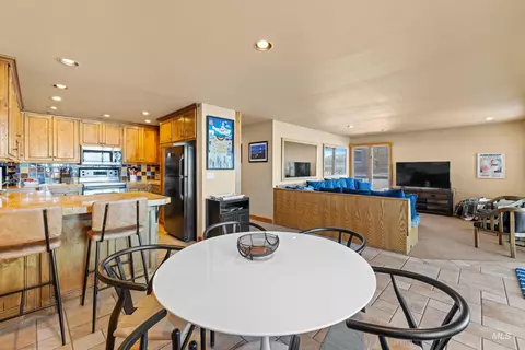 Dining - 101 E Lake St #C15, Mccall, ID 83638 photo 1 of 6