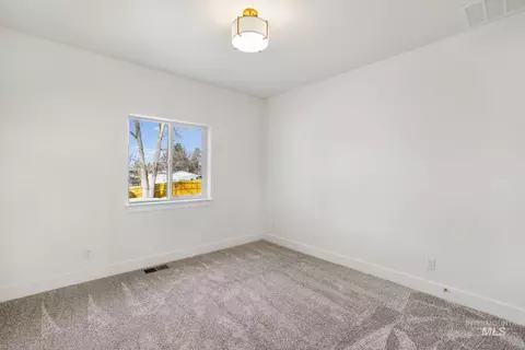 Bedroom - 601 Glen Eagle, Jerome, ID 83338 photo 2 of 2