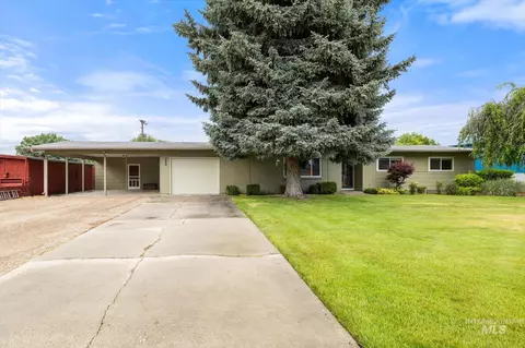 222 Dawn St, Eagle, ID 83616