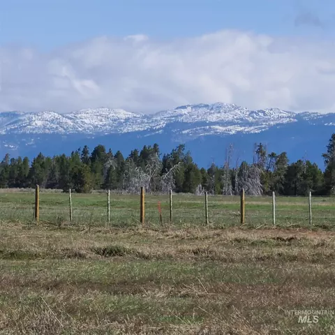 1808 Schultz Rd, Donnelly, ID 83615