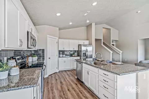 1587 SW Silverstone Ave, Mountain Home, ID 83647