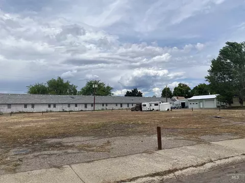 326 E 2nd St, Weiser, ID 83672 photo 5