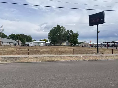 326 E 2nd St, Weiser, ID 83672