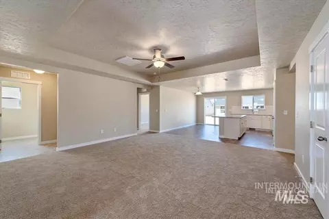 1584 SW Silverstone Ave, Mountain Home, ID 83647