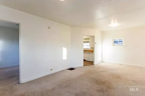 319 Jackson St, Twin Falls, ID 83301 photo 5