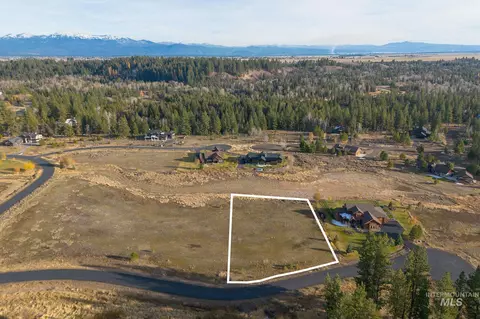 18 Arrowgrass Way, Mccall, ID 83638