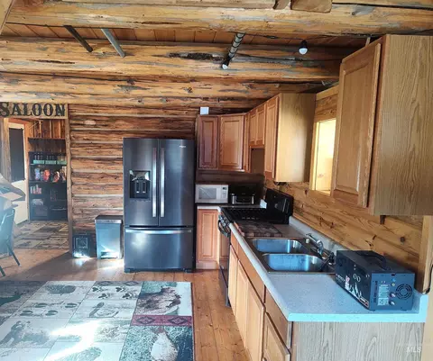 Kitchen - 552 Rhett Creek Rd, Dixie, ID 83525 photo 2 of 3
