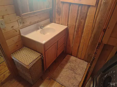 Bath - 552 Rhett Creek Rd, Dixie, ID 83525 photo 1 of 1