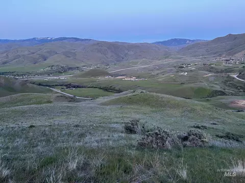 1 North Benjamin Lane, Horseshoe Bend, ID 83629