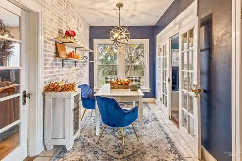 1917 Arthur St, Caldwell, ID 83605