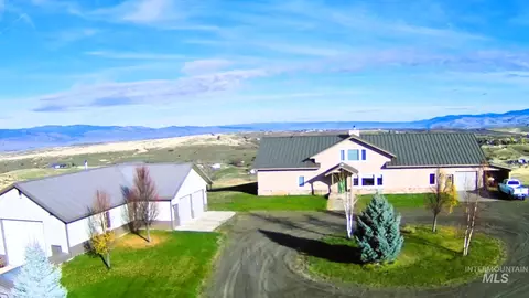 Exterior - 2195 Kilborn Ln, Mesa, ID 83643 photo 12 of 17