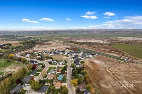 Beechcraft Cir, Greenleaf, ID 83626 photo 3