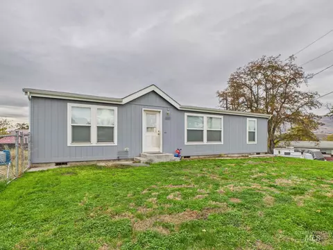 402 29th St, Lewiston, ID 83501