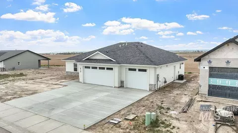 Exterior - 930 23rd Ave E, Jerome, ID 83338 photo 1 of 7