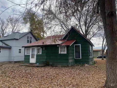 Exterior - 502 E Ct, Weiser, ID 83672 photo 3 of 6