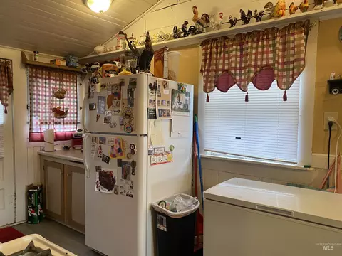 Kitchen - 502 E Ct, Weiser, ID 83672 photo 3 of 3