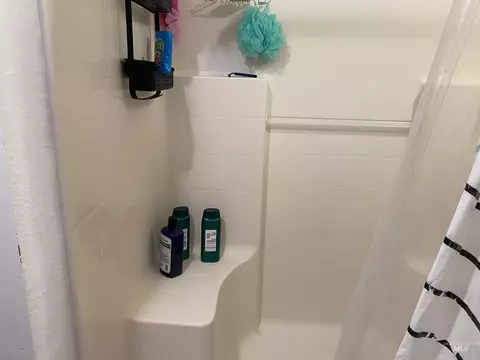 Bath - 502 E Ct, Weiser, ID 83672 photo 3 of 3