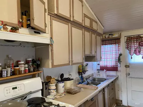 Kitchen - 502 E Ct, Weiser, ID 83672 photo 1 of 3