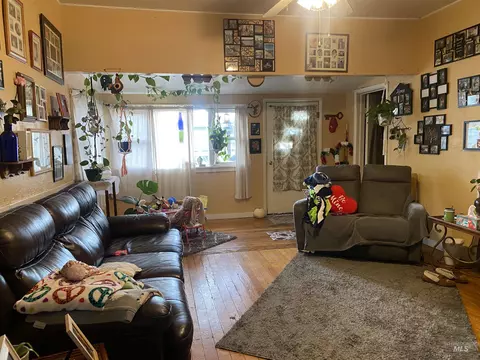 Living - 502 E Ct, Weiser, ID 83672 photo 1 of 1