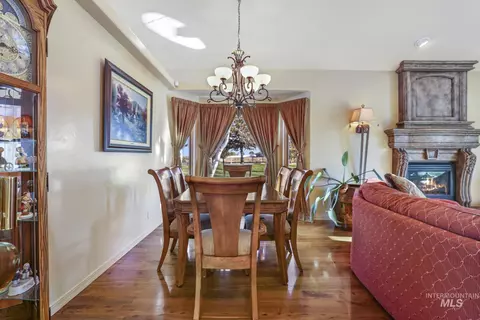 Dining - 2224 E 4400 N, Filer, ID 83328 photo 1 of 2