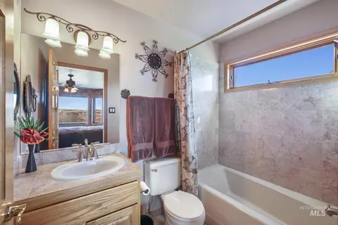 Bath - 2224 E 4400 N, Filer, ID 83328 photo 1 of 7