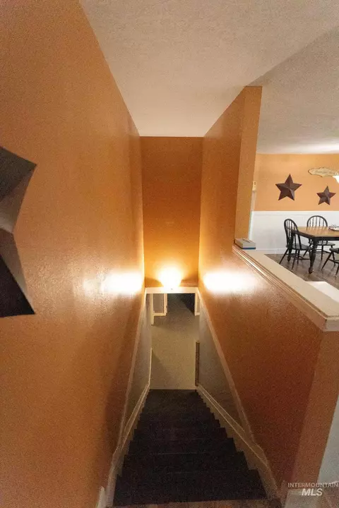 Entry Way - 1400 Anderson Corner Rd, Parma, ID 83660 photo 1 of 4