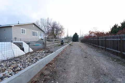 Exterior - 1400 Anderson Corner Rd, Parma, ID 83660 photo 6 of 10