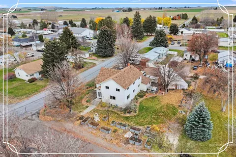 409 1st St E, Hansen, ID 83334
