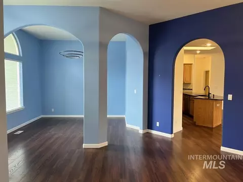 Living - 1133 N Torrey Pnes, Eagle, ID 83616 photo 2 of 2