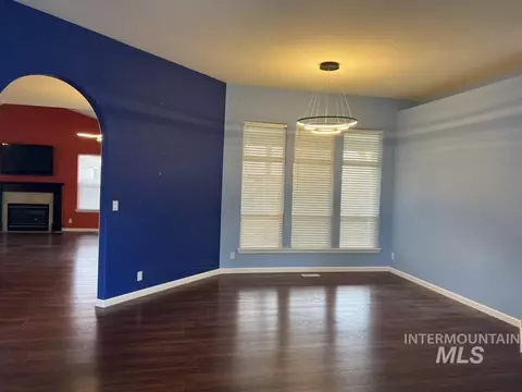 Living - 1133 N Torrey Pnes, Eagle, ID 83616 photo 1 of 2