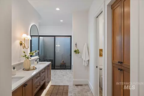 Bath - 3408 N Hardwick Ave, Eagle, ID 83616 photo 2 of 9
