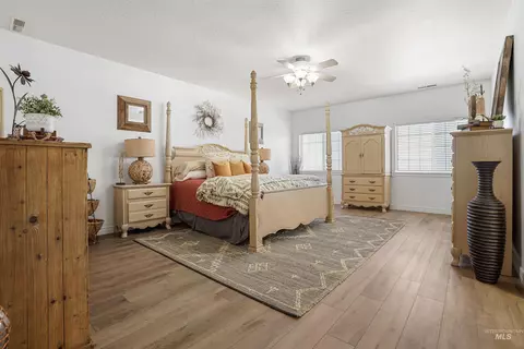 Bedroom - 434 S 300 W, Heyburn, ID 83336 photo 2 of 7