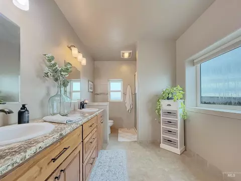 Bath - 1030 Tempest Ln, Viola, ID 83872 photo 3 of 3