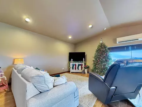 Living - 1030 Tempest Ln, Viola, ID 83872 photo 2 of 2