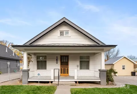160 E Arthur Ave, Glenns Ferry, ID 83623