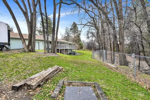 Exterior - 457 E Beacon Light Rd, Eagle, ID 83616 photo 5 of 15