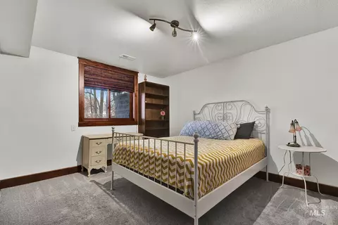 Bedroom - 457 E Beacon Light Rd, Eagle, ID 83616 photo 3 of 4