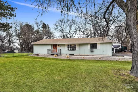 Exterior - 457 E Beacon Light Rd, Eagle, ID 83616 photo 3 of 15