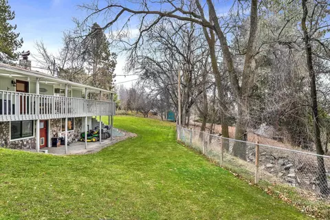 Exterior - 457 E Beacon Light Rd, Eagle, ID 83616 photo 4 of 15