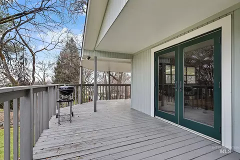 Exterior - 457 E Beacon Light Rd, Eagle, ID 83616 photo 11 of 15