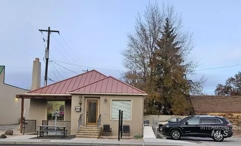 1216 7th St S, Nampa, ID 83651